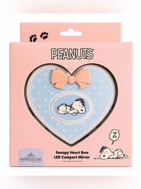 NEW Peanuts Snoopy Heart Bow LED Compact Mirror 3X USB-C NIB